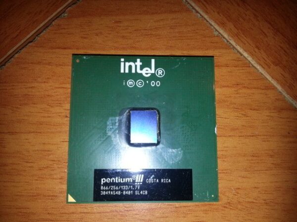 Processeur Intel sl4cb 866mhz pentium 3 socket 370 processeur 866/256 / 133/1.7 V