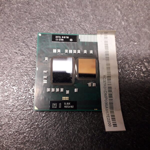 INTEL Core i3-370M 3m cache, 2.4 GHz socket G1 rPGA 988 – SLBUK
