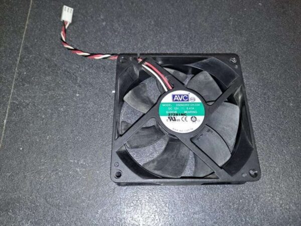 Ventilateur AVC 92x92x25mm DS09225S12H-034 12V 0.41A 3 fils