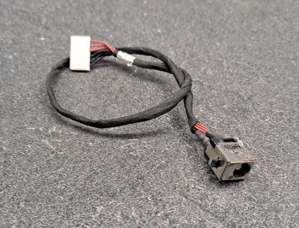 Connecteur d'alimentation ASUS R752L