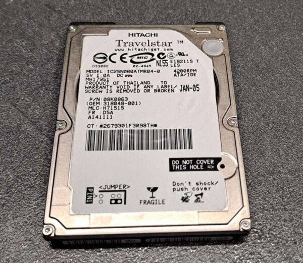 Disque dur Hitachi 2.5″ IDE IC25N060ATMR04-0 – PCB 320 08K1797 01 – MLC H71515 – 60Go