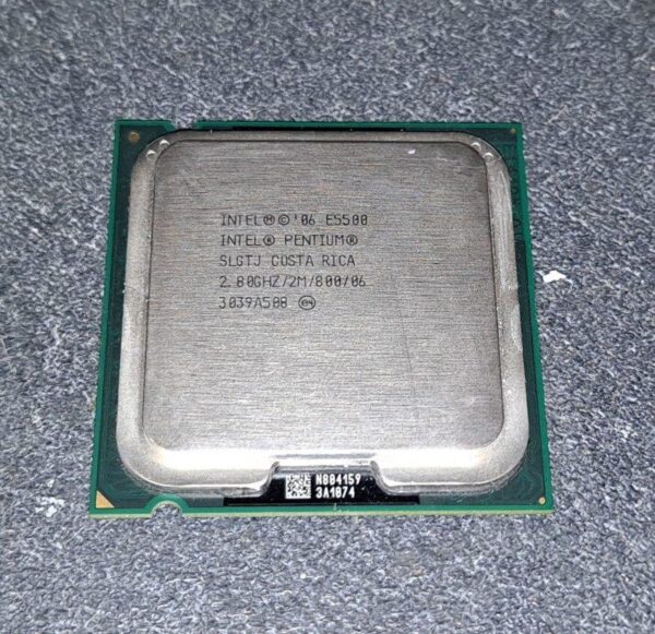 Processeur Intel Pentium E5500 2.80GHz Dual-Core LGA775 SLGTJ 2MB Cache 65W