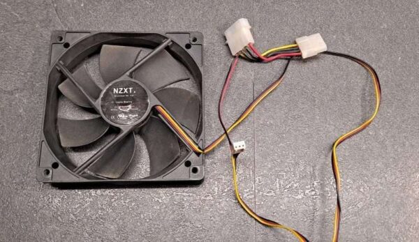 Ventilateur NZXT 120mm 12V DC 0.16A 1.92W DF1202512SELN