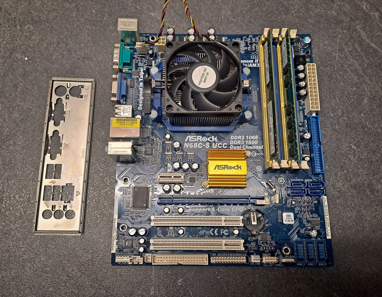 Kit carte mère, processeur Sempron, mémoire, ventirad