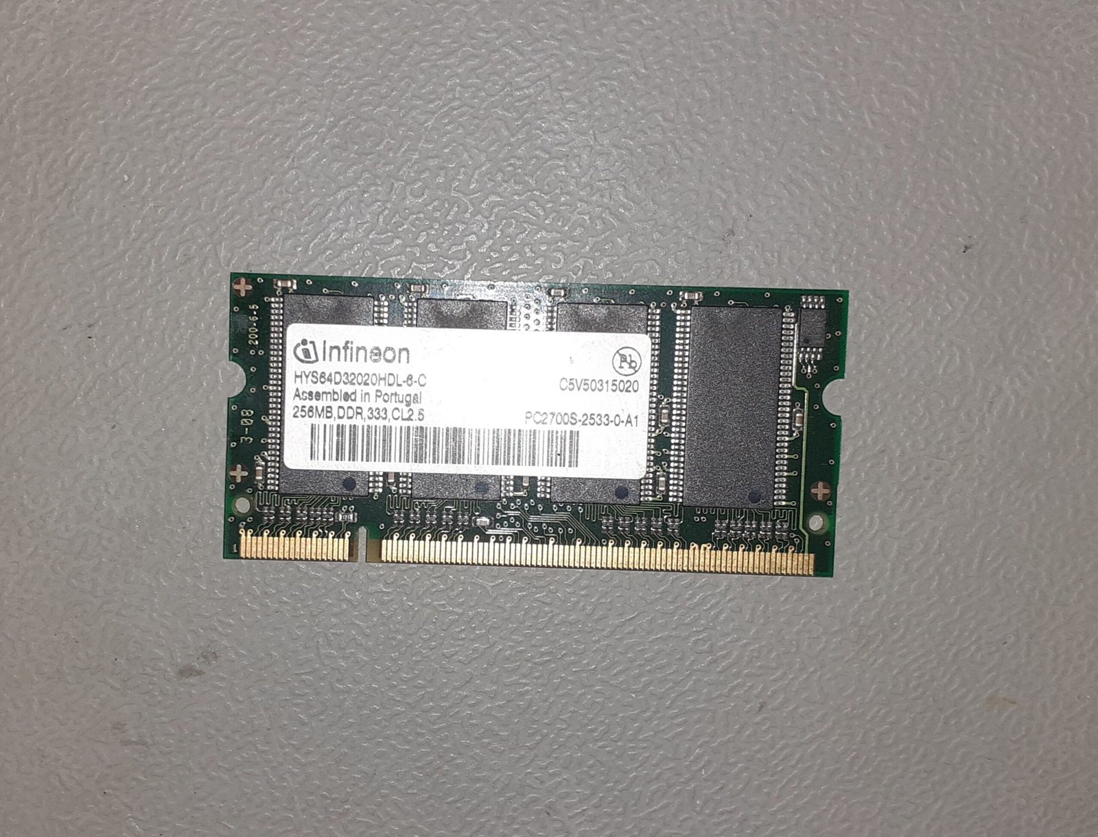 Mémoire Infineon 256 Mo DDR PC2700S-2533-0-A1 333 MHz CL2.5 HYS64D32020HDL-6-C